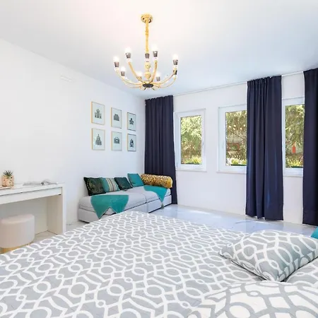 Ca' Dei Cedri 3* מסטרה